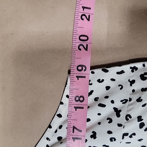 Old Navy Size M Lightweight Cheetah-Print Square Neck Cami, Gently Used Cond. - Picture 6 of 10